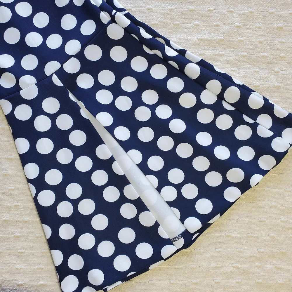 New‎ York&Company 7th AVENUE Blue Polka Dot  size L skirt